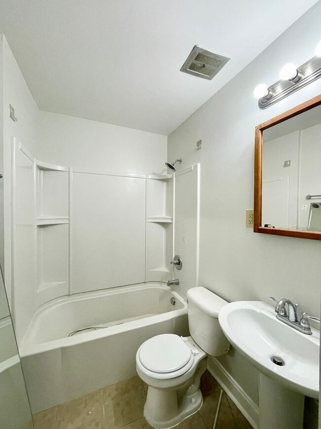 Building Photo - Rosewood