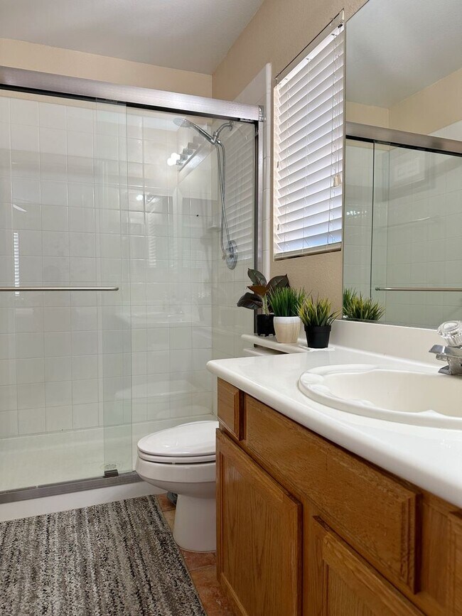 Building Photo - Beautifully Maintained Home Near Schools &...