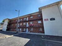 Building Photo - 2625 S Big Bend Blvd