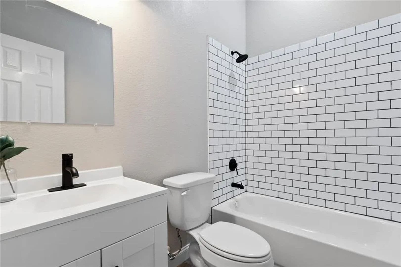 Building Photo - 17324 E Holly Hill Dr