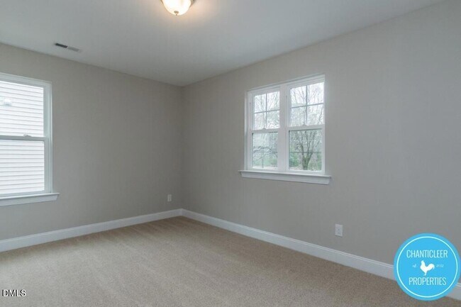 Building Photo - 2527 Reynolds Dr
