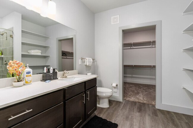 Building Photo - 3930 Westcliff Rd