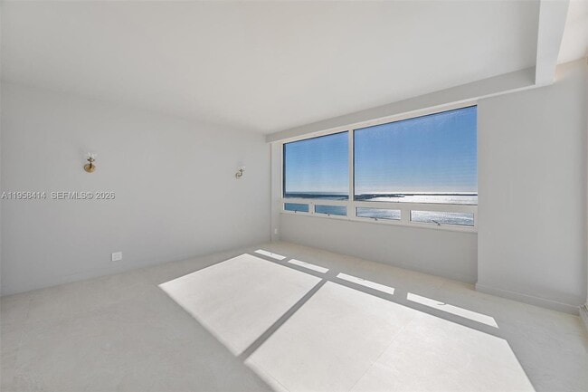 Building Photo - 1541 Brickell Ave