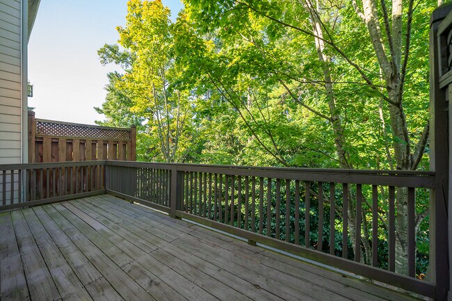 Building Photo - 3305 Chastain Gardens Dr NW