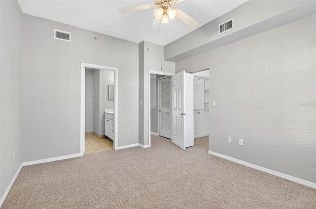 Building Photo - 9739 Meadow Field Cir