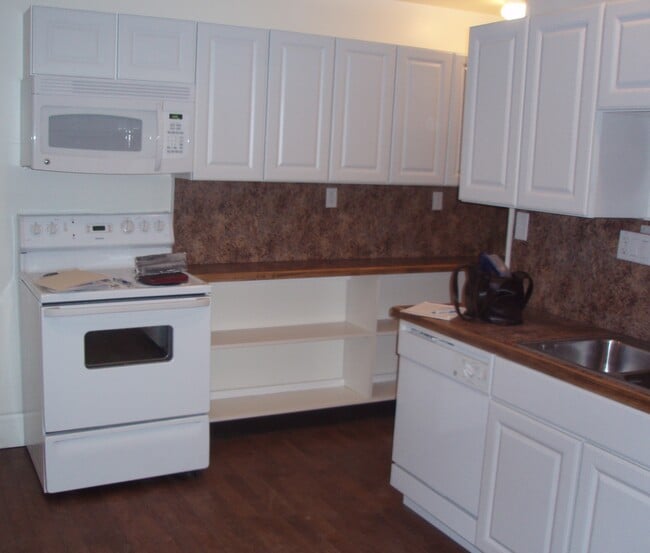 Building Photo - 2338 Flora St