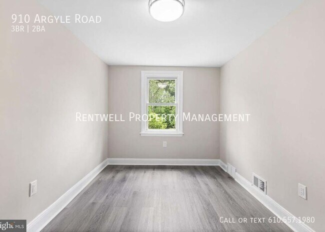 Building Photo - 910 Argyle Rd