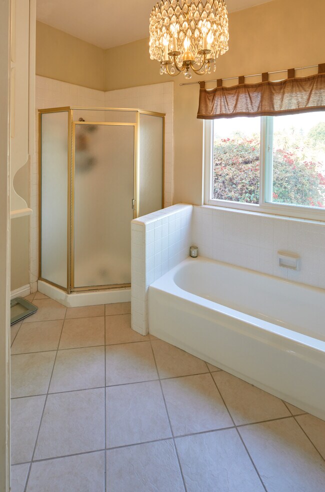 Building Photo - 817 10th St