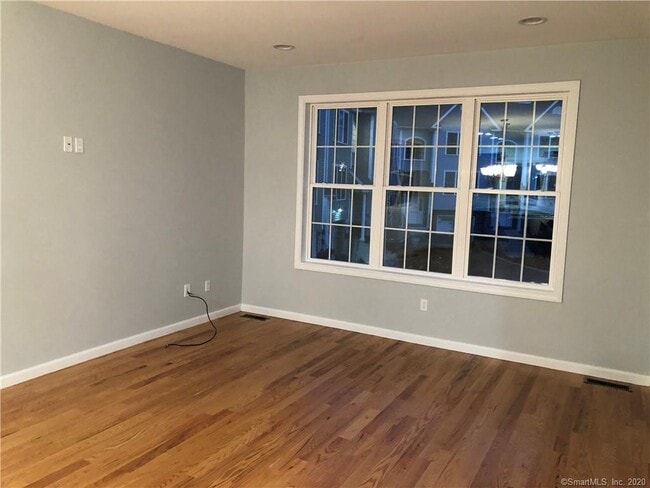 Building Photo - 19 Oak Meadows Dr