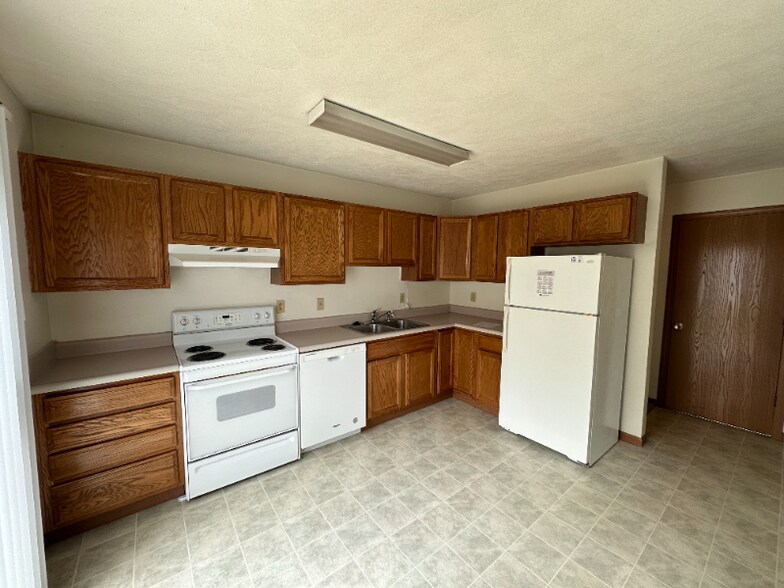 Building Photo - 219b-219 Robb Ave