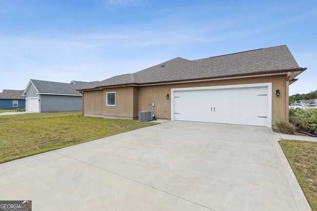 Building Photo - 145 Verano St