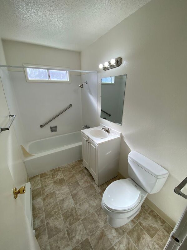 Building Photo - 550 SW Levens St