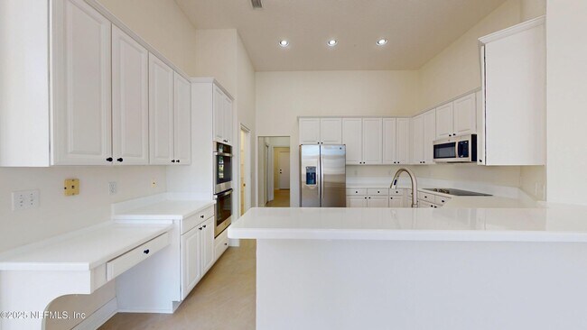 Building Photo - 10061 Vineyard Lake Rd E