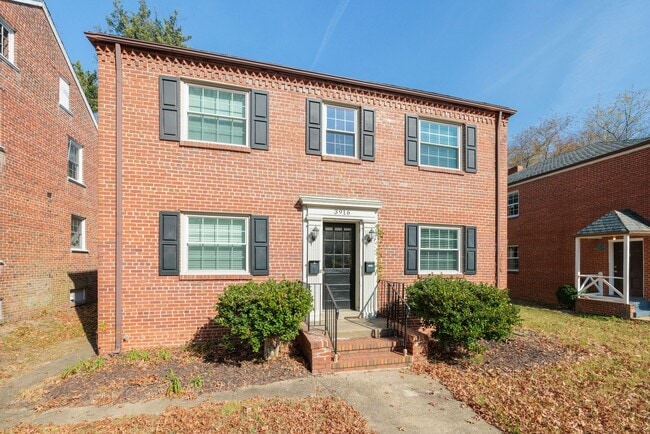 Building Photo - 3916 Stuart Ave