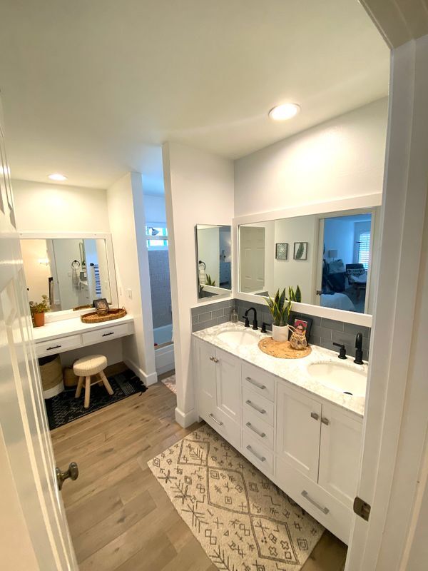 Building Photo - 2805 Unicornio St