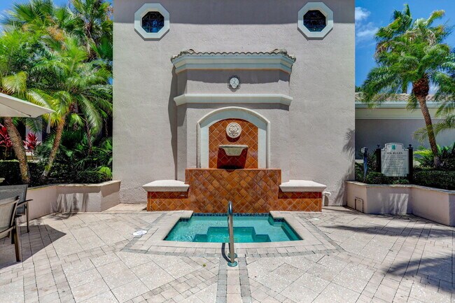 Building Photo - 3020 Alcazar Pl