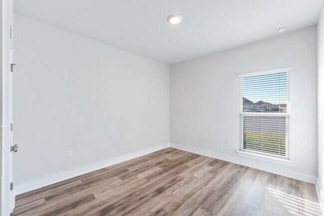 Building Photo - 127 Hobson Ave