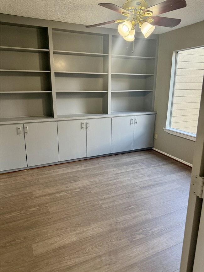 Building Photo - 10326 Cook Rd