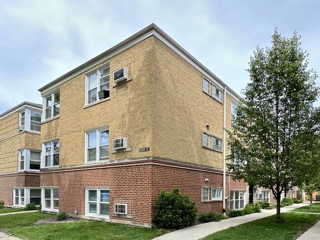 Building Photo - 6709 N California Ave
