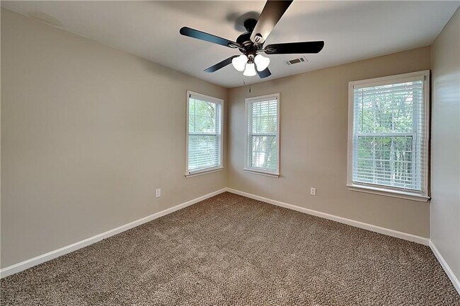 Building Photo - 2250 Winthrope Way Dr