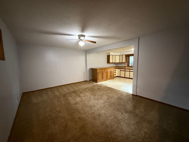 Building Photo - Bloomington 4 Bed 3 Bath SF Home available...