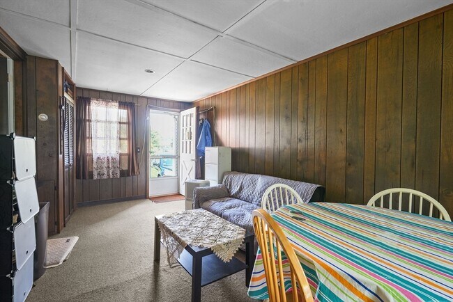 Building Photo - 26 Melanie Cir