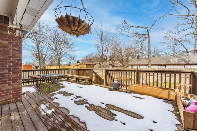 Building Photo - Charming 4-Bedroom Home in Rogers with Beautiful Natural Light!