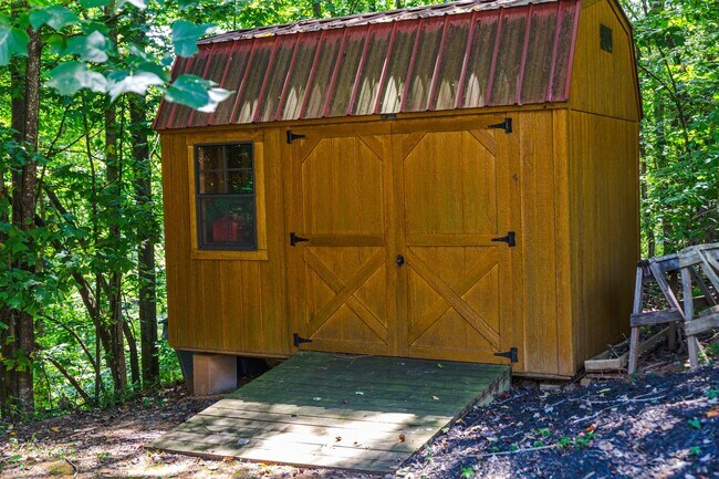 Building Photo - New Listing!