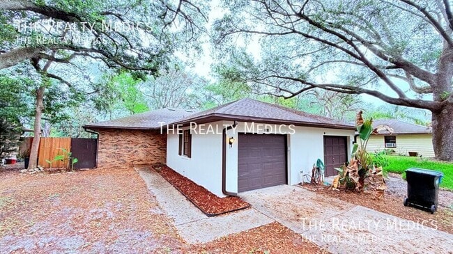 Building Photo - 7909 Richwood Dr