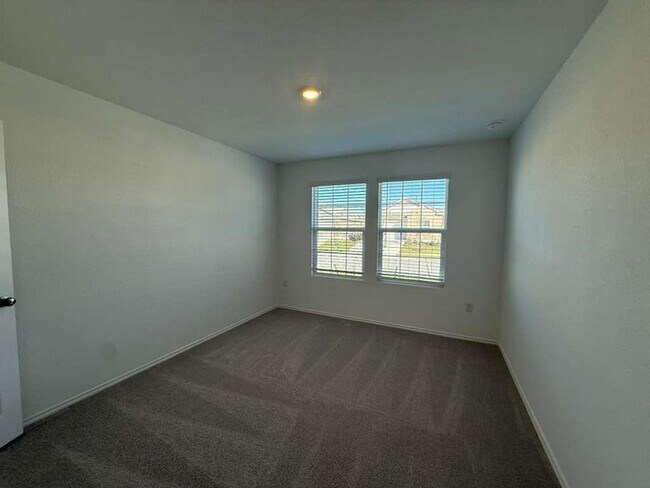 Building Photo - 200 Herald Dr