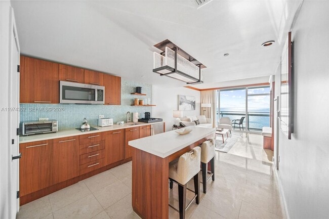 Building Photo - 6801 Collins Ave