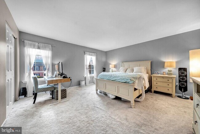 Building Photo - 301 Cherokee Cir