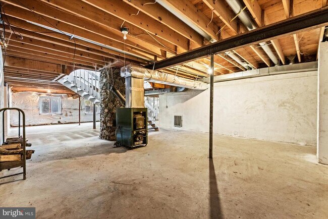 Building Photo - 7621 River Rd