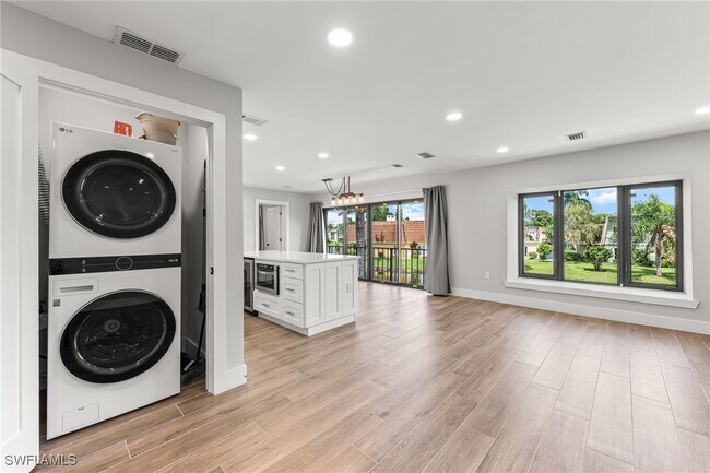 Building Photo - 1890 Bald Eagle Dr