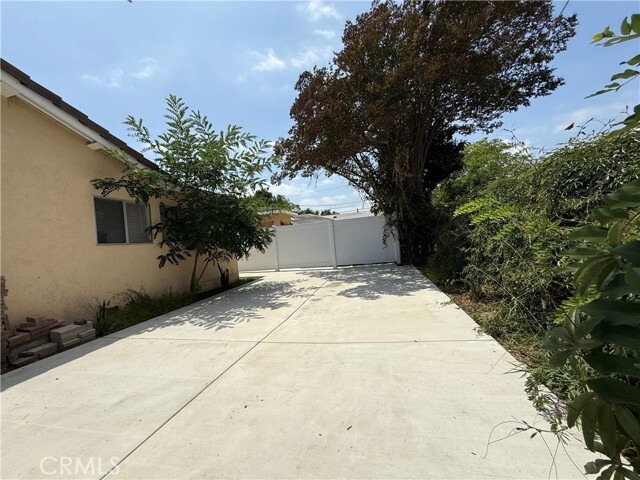 Building Photo - 4831 Fiesta Ave