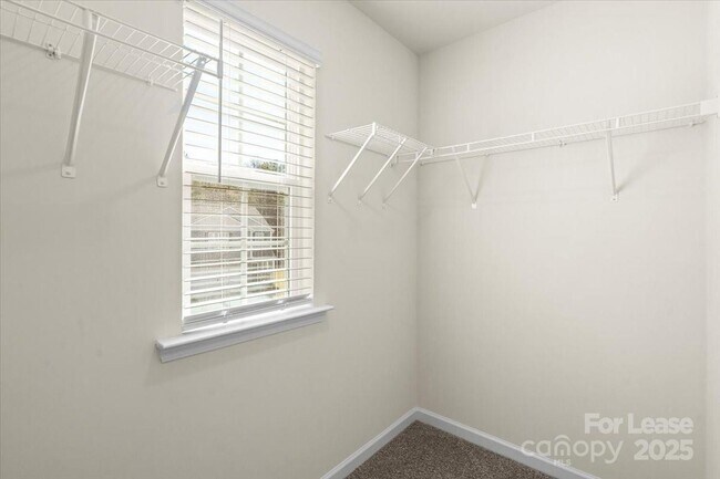 Building Photo - 1339 37th Ave Lane NE