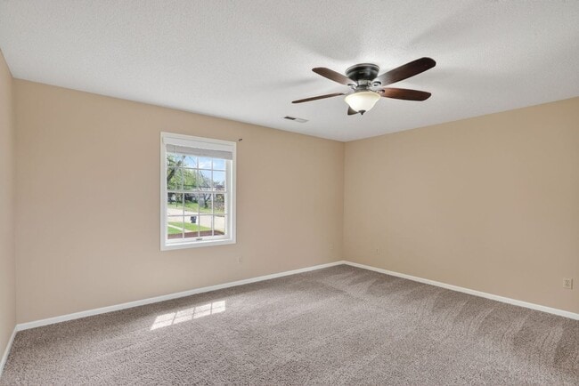 Building Photo - Spacious 4BR House in Columbia