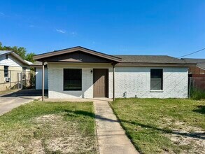 Building Photo - 2125 Maverick Dr