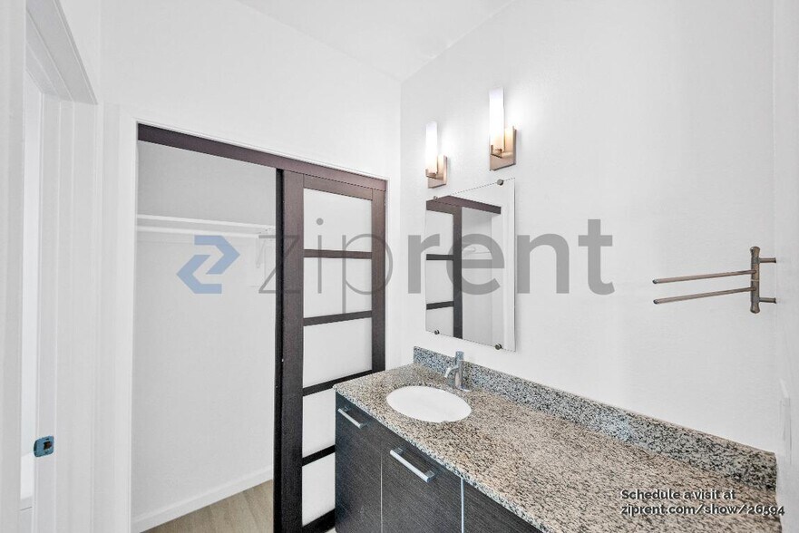 Building Photo - Unit 101