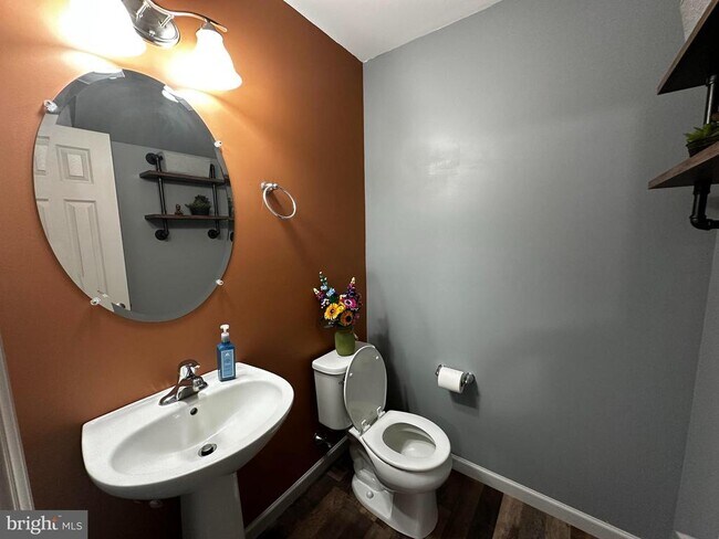 Building Photo - 3073 Goshen Dr