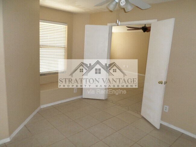 Building Photo - 7182 W Stella Ave