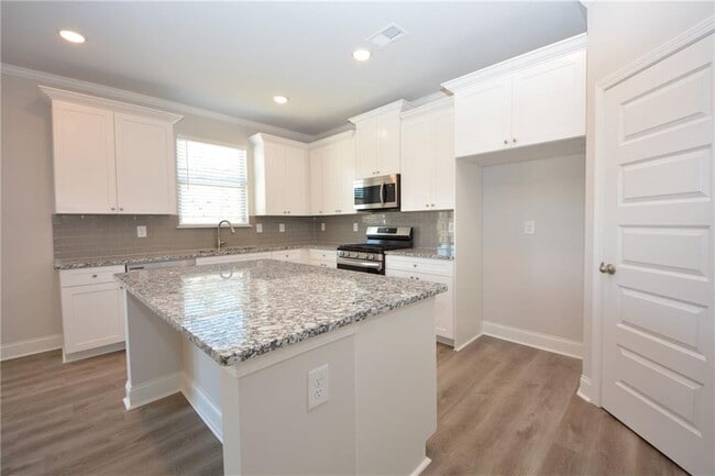 Building Photo - 232 Hellen Vly Dr