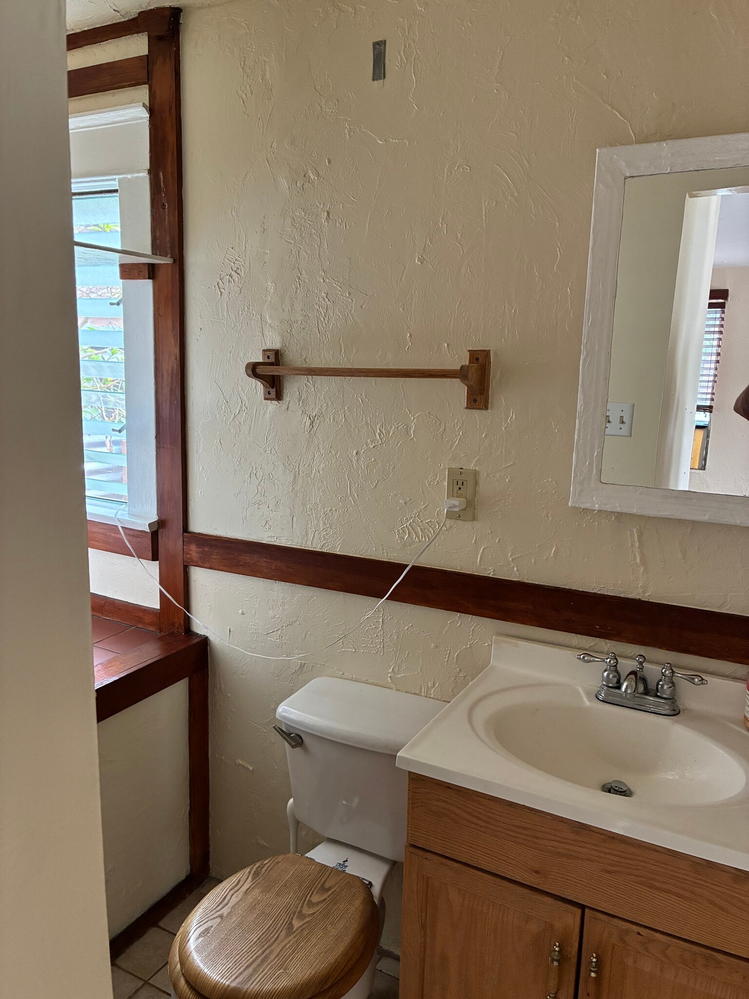 Bathroom with storage - 1001 N Sierra Bonita Ave