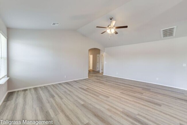Building Photo - 4/2.5/2 New Construction in Broken Arrow!