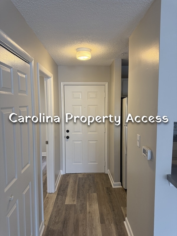 Building Photo - 1401 Collegiate Cir