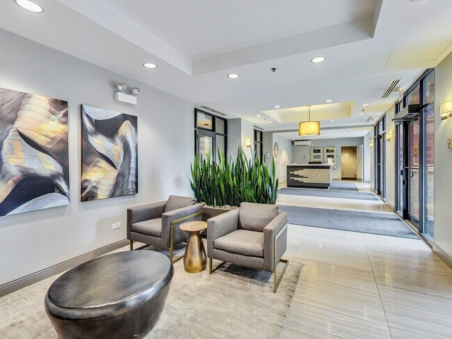 Building Photo - 330 N Jefferson St