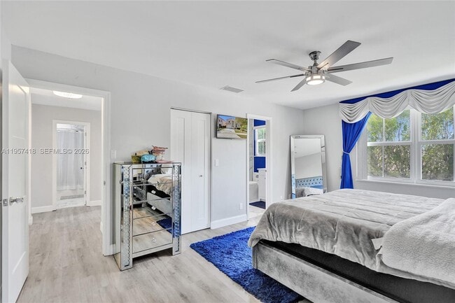 Building Photo - 2001 Barcelona Terrace