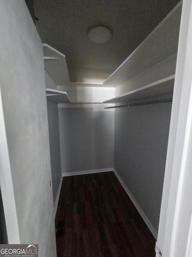 Building Photo - 105 Doris St