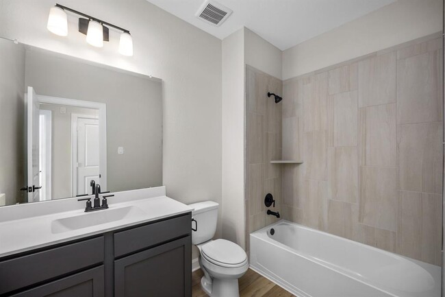 Building Photo - 3206 Banyan Dr