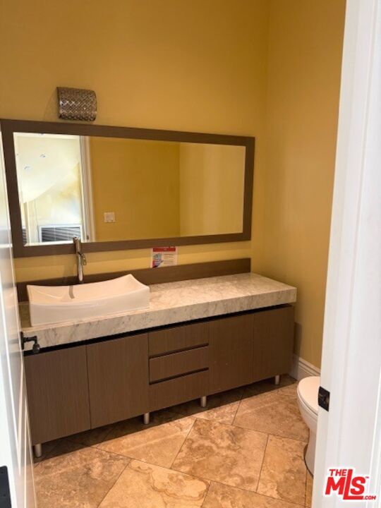 Building Photo - 1126 Yale St